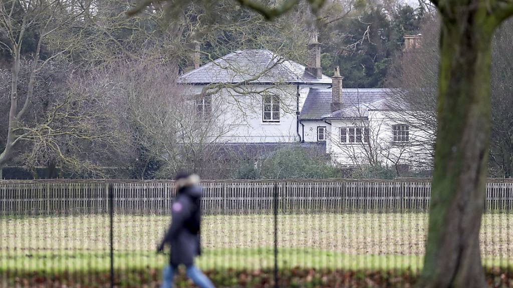 ARCHIV - Das Frogmore Cottage, die Residenz des Herzogs und der Herzogin von Sussex, Prinz Harry und Herzogin Meghan. Nach Abschluss ihres Netflix-Deals haben Prinz Harry und seine Frau 2,4 Millionen Britische Pfund für die Renovierung ihres Wohnsitzes in Großbritannien zurückgezahlt. Foto: Steve Parsons/PA Wire/dpa