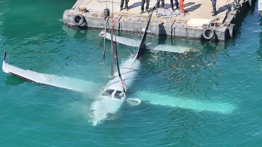 Video zeigt Bergung des gesunkenen Flugzeugs aus dem Vierwaldstättersee