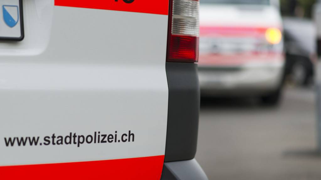 Wurde in Zürich-Altstetten auf ein Auto geschossen? Ein Passant meldete am Mittwoch mögliche Schüsse. Meldungen zu Verletzten liegen bisher nicht vor. (Symbolbild)