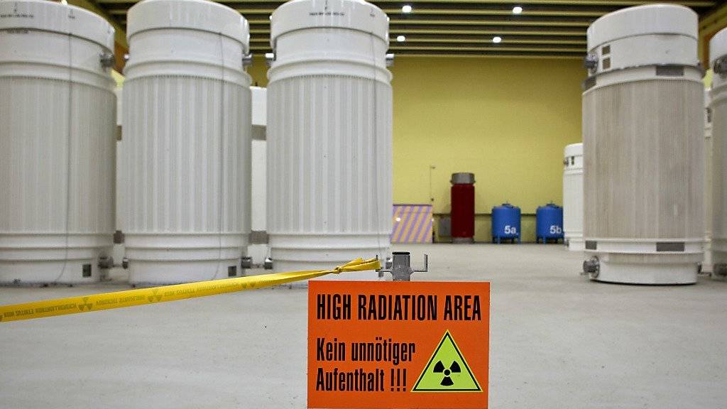 Arbeitnehmende sollen besser vor Strahlung geschützt werden. Im Bild Transportbehälter für hochradioaktive Abfälle. (Symbolbild)
