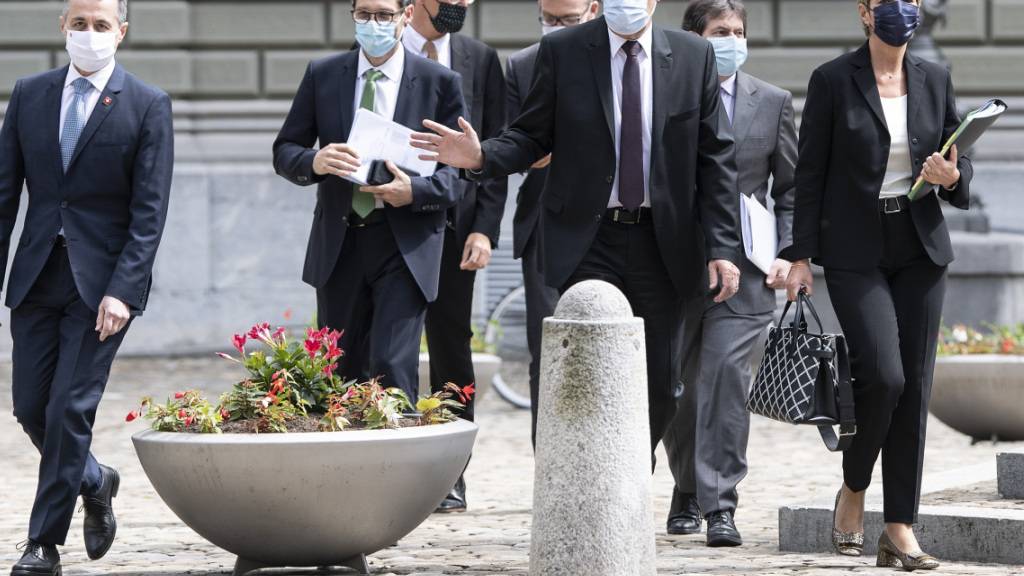 Die Bundesräte auf dem Weg zur Medienkonferenz zum Rahmenabkommen am 26. Mai 2021. (Archivbild)