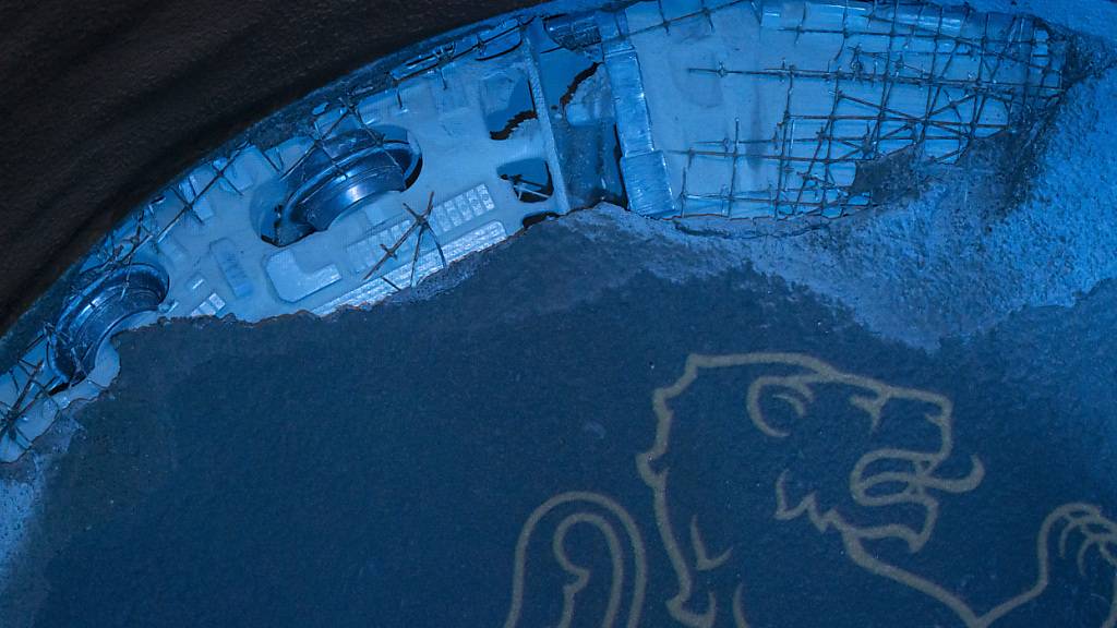 Am Dienstagmorgen brach die Tunnelbohrmaschine «Delia» durch die letzten Zentimeter des Stollens in Thalwil.