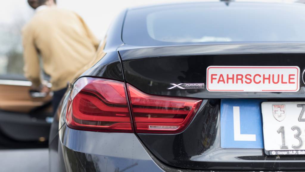 Das neue Regime für junge Autofahrerinnen und Autofahrer führt laut dem Bundesrat zu positiven Effekten. (Themenbild)