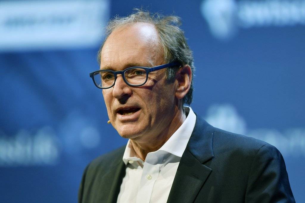 The English computer scientist Tim Berners-Lee, who invented the World Wide Web speaks during at the World Web Forum in Zurich, Switzerland, Tuesday, January 24, 2017. (KEYSTONE/Walter Bieri)