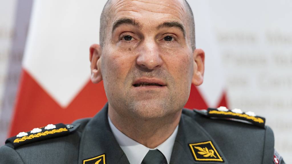 Armeechef Thomas Süssli hat am Samstag einen Arbeitsbesuch in Israel nach dem Angriff der Hamas auf den jüdischen Staat vorzeitig beendet. Die Schweizer Delegation sei sicher in die Schweiz zurückgekehrt, teilte das Verteidigungsdepartement mit. (Archivbild)
