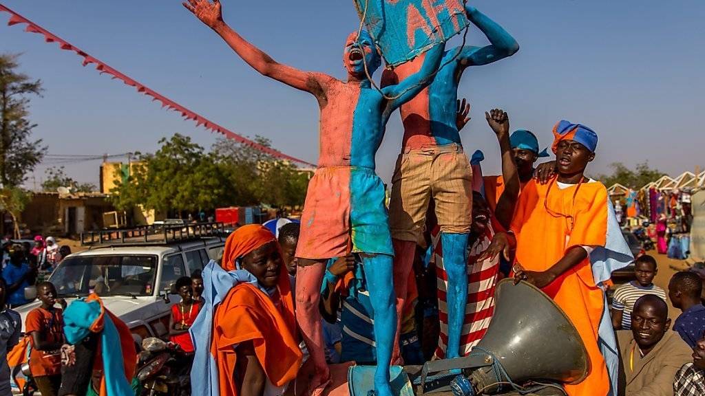 Bunter Wahlkampf in Niger: Anhänger des oppositionellen Präsidentschaftskandidaten Hama Amadou in Niamey
