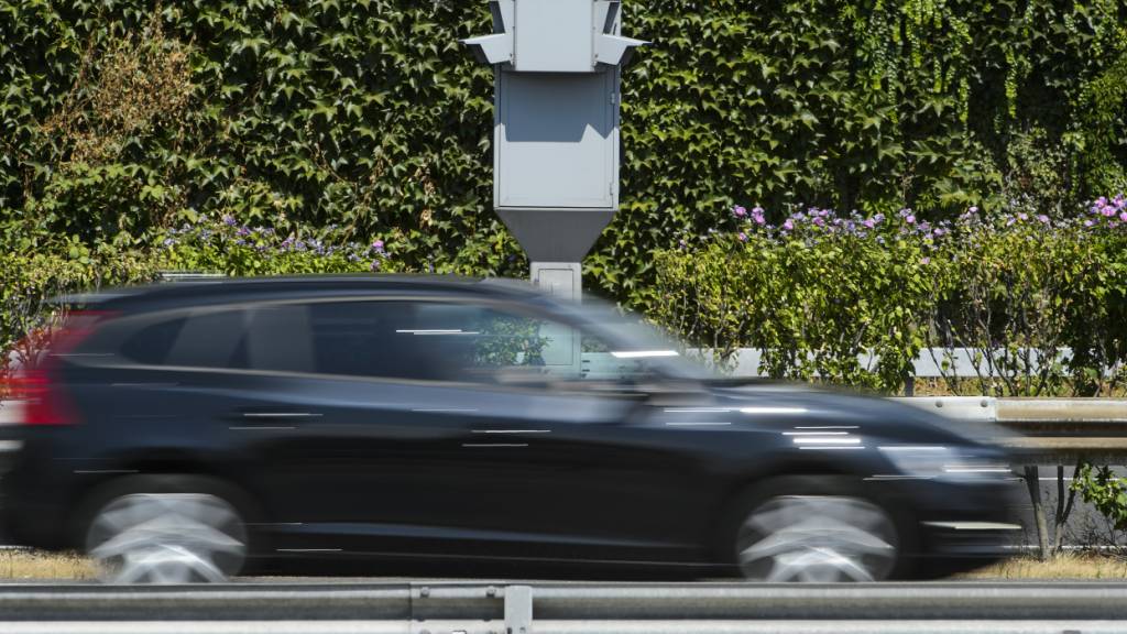 Bei einer Geschwindigkeitskontrolle auf der Autobahn bei Frauenfeld wurde ein 18-jähriger Italiener mit Tempo 231 km/h erfasst. (Symbolbild)