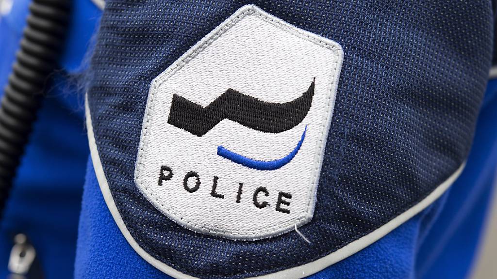 Die Freiburger Kantonspolizei findet eine Leiche in einer Wohnung in Broc FR. (Symbolbild)