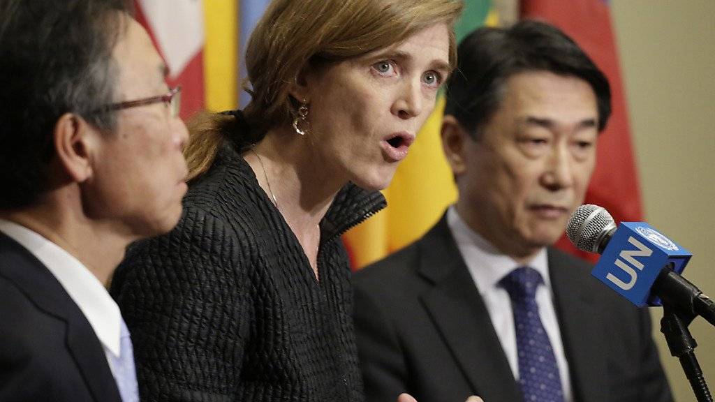 Die US-Botschafterin bei der UNO, Samantha Power, flankiert von Amtskollegen aus Japan und Südkorea, fordert von China Unterstützung gegen Nordkorea.