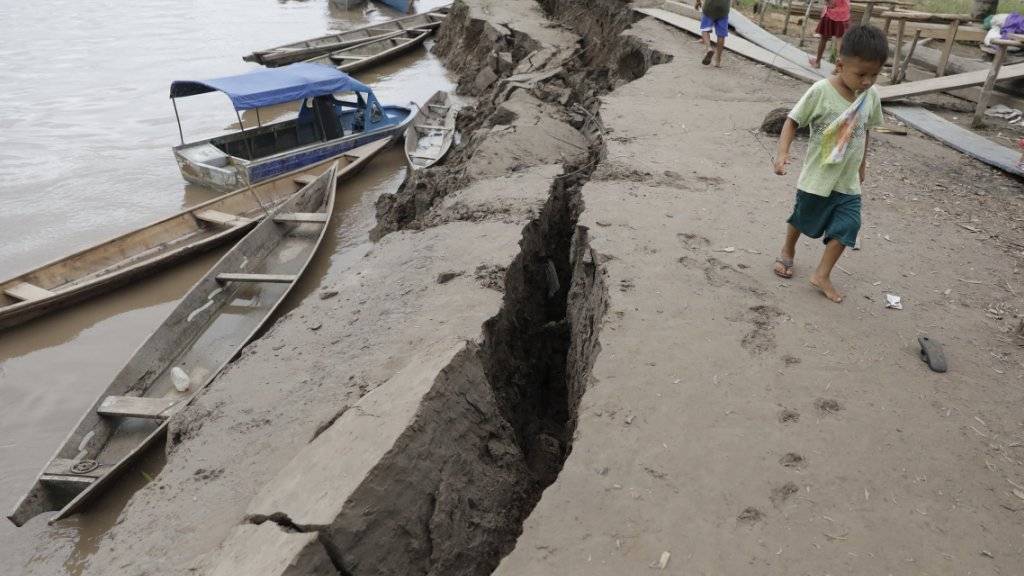 Das Erdbeben in Peru hinterliess sichtbare Spuren. Mindestens zwei Menschen kamen ums Leben.