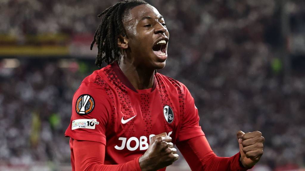 Johan Manzambi jubelt über sein Tor gegen Braga
