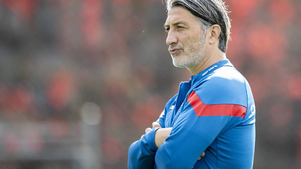 Nationaltrainer Murat Yakin muss mit seinem Team für das Spiel gegen Israel nach Ungarn reisen