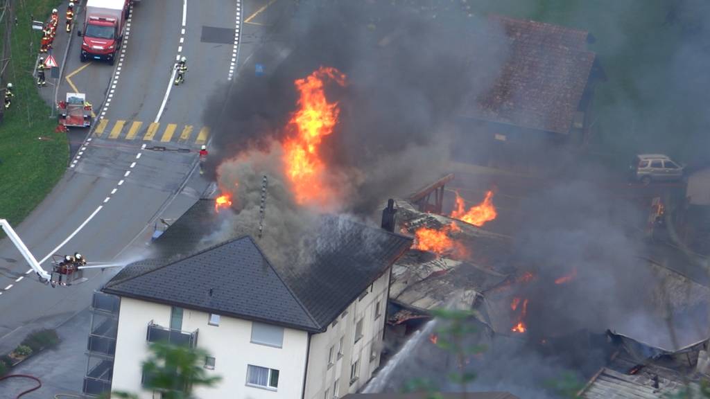 Schreinerei im Urner Schächental steht in Vollbrand