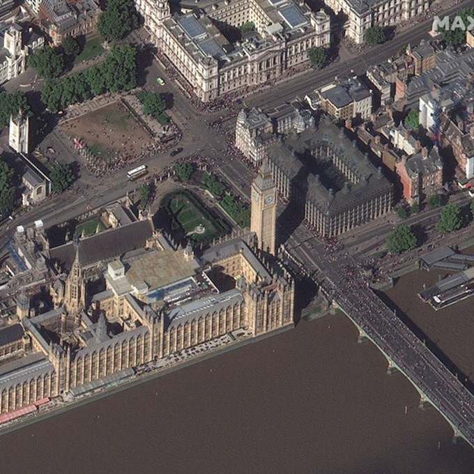 Satellitenbilder zeigen, wie viele Menschen wirklich für die Queen anstehen 