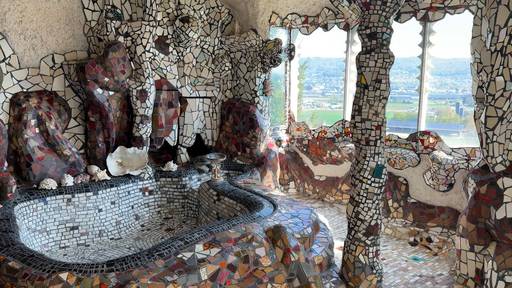 Anders leben - Aussteiger, Hausbauer und Kunsthüterin