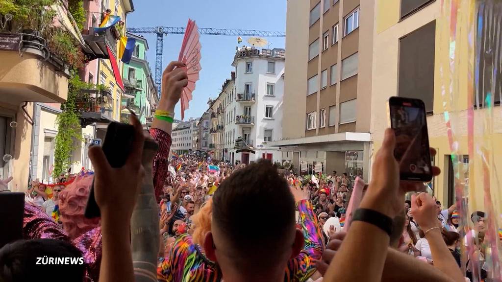 Bunt, fröhlich, friedlich: Tausende an der Zurich Pride