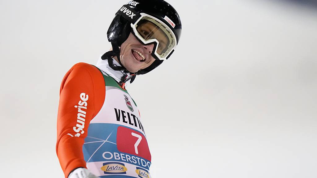 Gregor Deschwanden strahlt beim Ausfahren in Oberstdorf: Der Tournee-Auftakt ist geglückt
