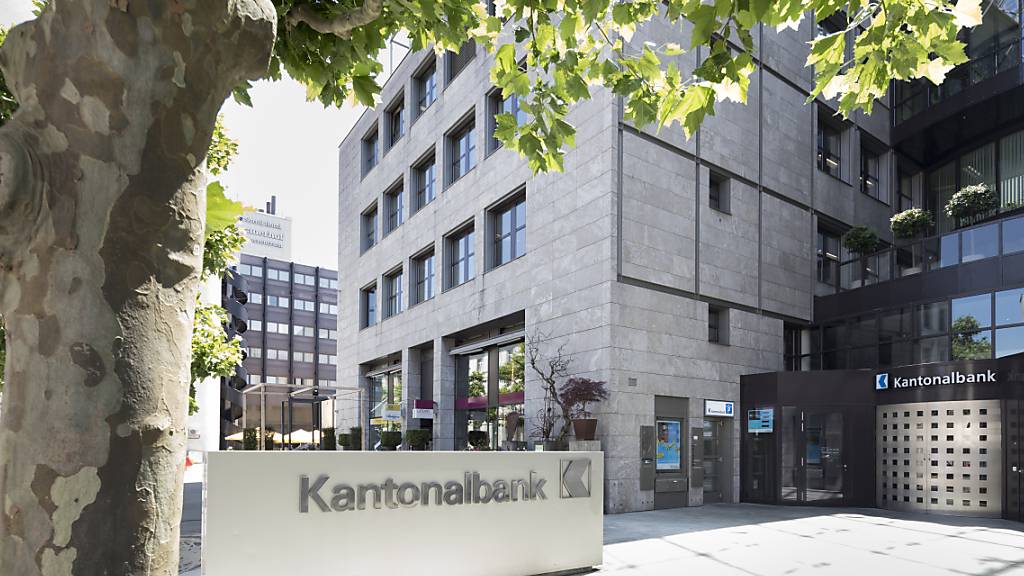 Die Aargauische Kantonalbank erhöht alle Zinsen auf ihren Privat- und Firmenkonten