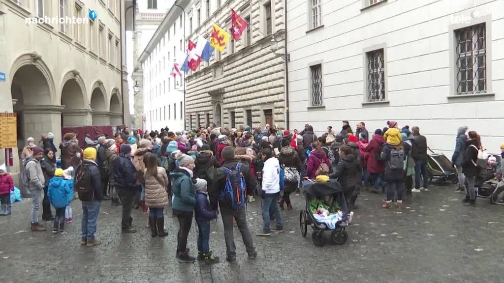Luzerner Eltern protestieren gegen Maskenpflicht an Schulen