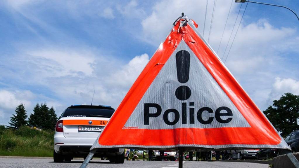 Die Freiburger Kantonspolizei hat am Samstagabend eine gezielte Kontrolle gegen Fahrzeuge mit gesetzeswidrigen Modifikationen durchgeführt.