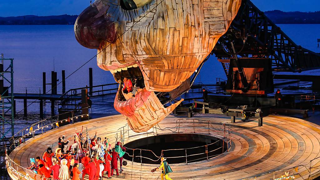 Szene aus «Rigoletto» von Giuseppe Verdi, aufgenommen 2019 bei der Fotoprobe auf der Bregenzer Seebühne. 2020 fallen die Bregenzer Festspiele wegen Corona-Pandemie aus. (Archivbild)