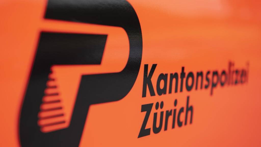 Ein ehemaliger Zürcher Kantonspolizist muss sich am 12. August vor dem Bezirksgericht Affoltern verantworten. Er soll Geld entwendet und einen falschen Bericht verfasst haben. (Symbolbild).