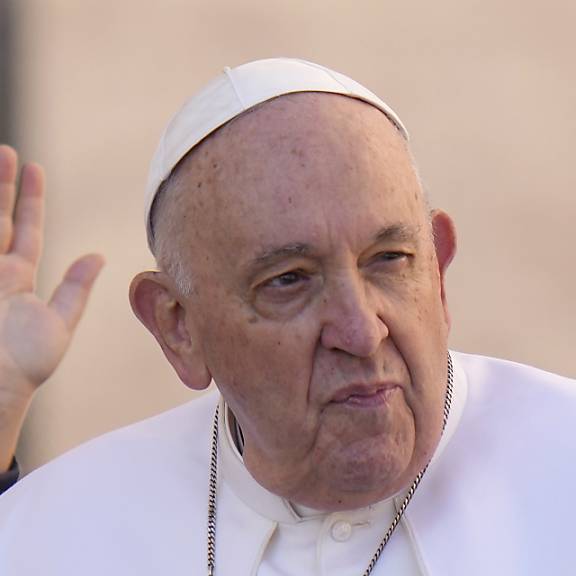 Papst Franziskus kriegt im Spital Antibiotika-Infusionen verabreicht