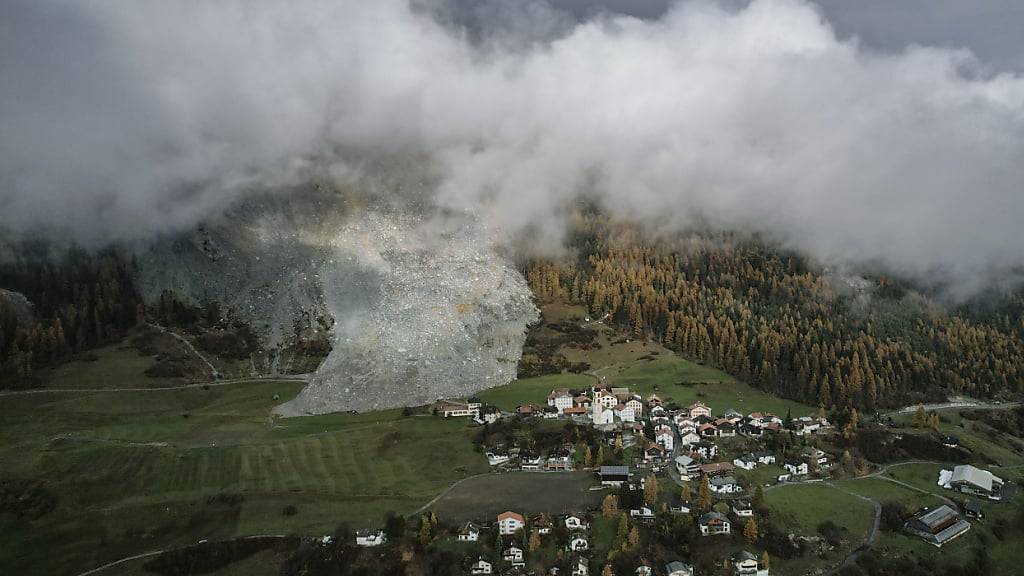 Das Bündner Bergdorf Brienz steht kurz vor dem Abschluss seiner Evakuierung. (Archivbild)