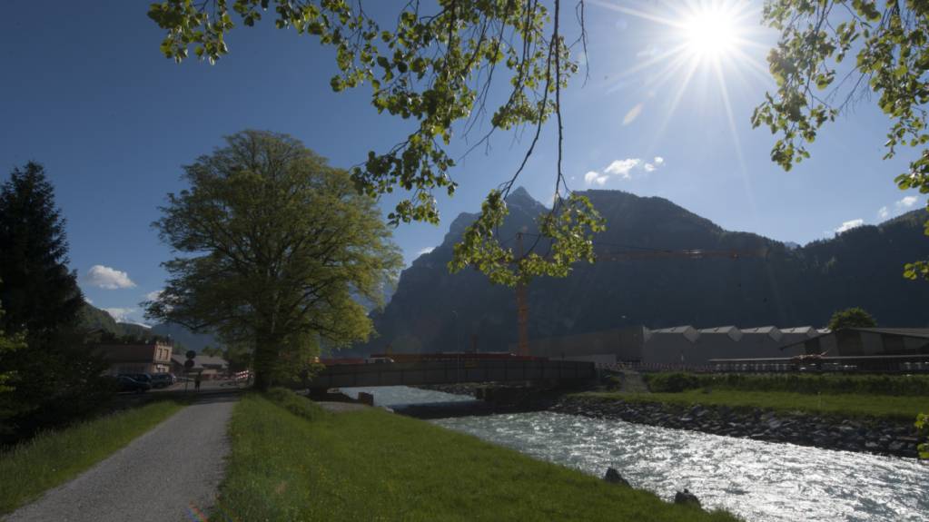 Die Vergewaltigung hat sich gemäss den Aussagen der Frau auf dem Linthdamm bei Näfels GL ereignet. (Archivbild)