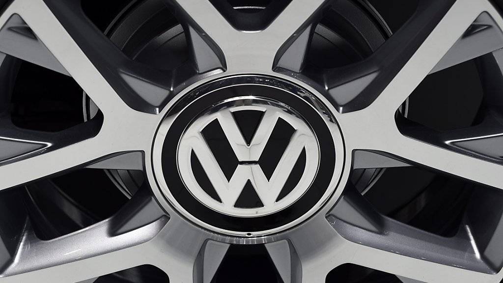Volkswagen kommt unter Druck: Medienberichten zufolge hat die EU-Kommission dem Konzern eine Frist gesetzt Einzelheiten im Abgas-Skandal zu nennen.