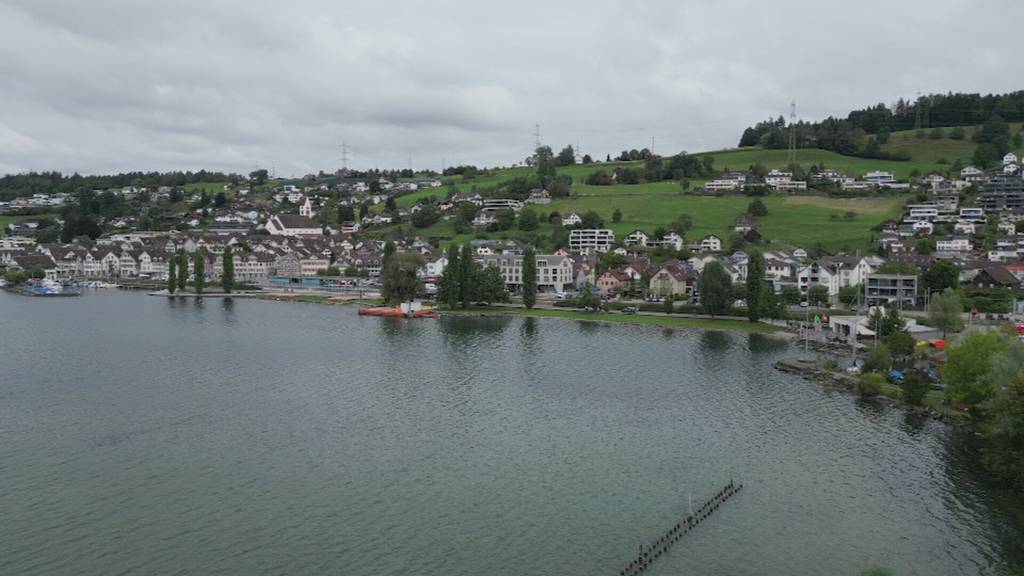 Ostschweizer Premiere: Wasserbühne für Hafenfest in Schmerikon