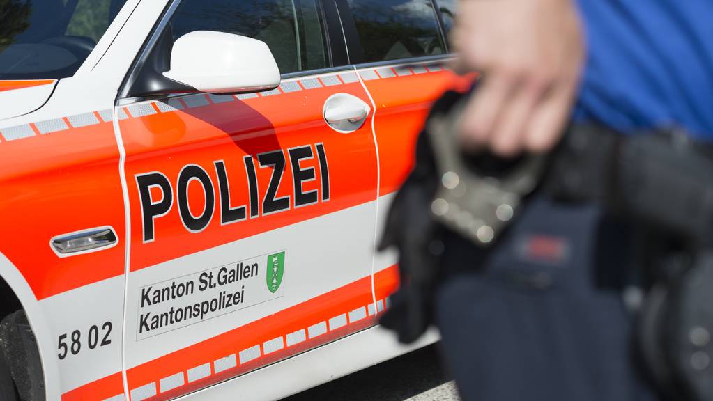Trotz sofortiger Fahndung konnte die Kantonspolizei St.Gallen den Täter noch nicht festnehmen.