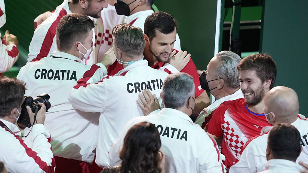 Die Kroaten jubeln: Mate Pavic und Nikola Mektic haben ihr Team mit einem Sieg im Doppel über Italien in die Davis-Cup-Halbfinals geführt.