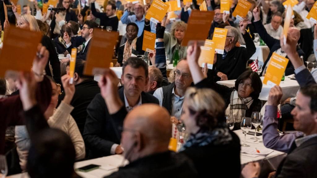 Die Delegierten der Mitte sprachen sich am Samstag in Grenchen klar gegen die SRG-Initiative aus.