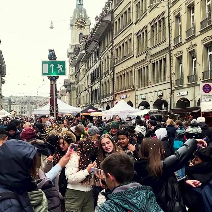 «Dieses Feeling gibt es nur hier»: Zibelemärit lockt Tausende nach Bern
