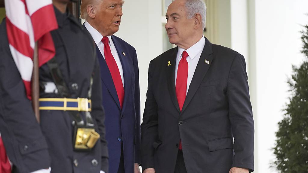 US-Präsident Donald Trump (l) begrüßt Israels Ministerpräsident Benjamin Netanjahu im Weißen Haus. Foto: Evan Vucci/AP/dpa