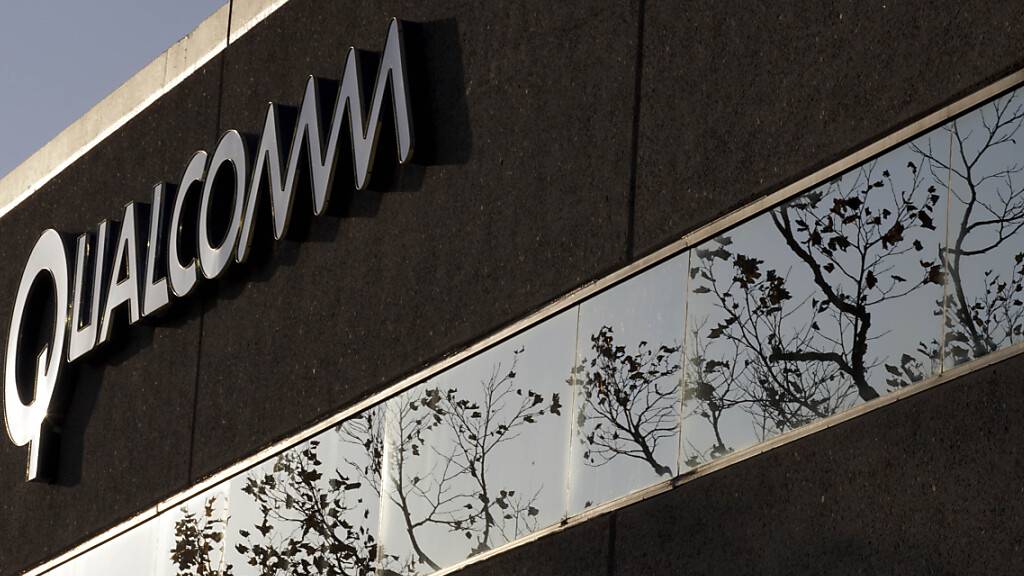 Der Rückgang der Smartphone-Verkäufe in den vergangenen Jahren zog auch das Geschäft der Chip-Firma Qualcomm in Mitleidenschaft. (Archivbild)