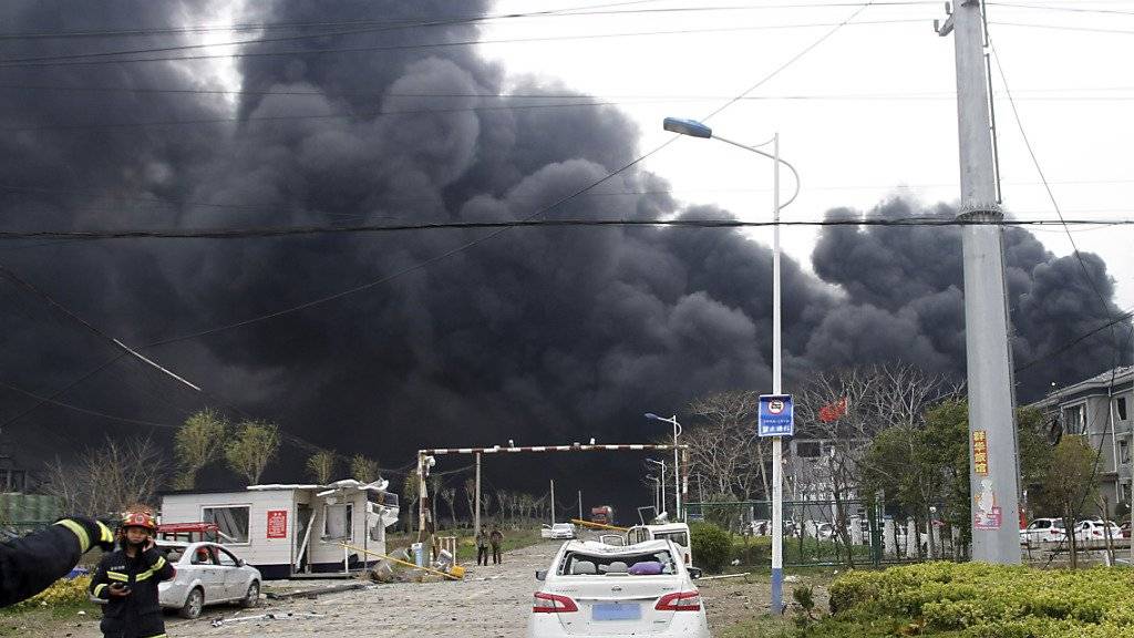 Nach der Explosion in einer chinesischen Chemiefabrik  in Yancheng ist die Zahl der Toten in der Nacht auf Freitag auf 47 Personen gestiegen.