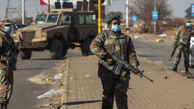 Südafrika startet grossen Militäreinsatz gegen Gewalt und Plünderungen