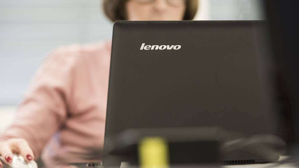 Im Kanton Zug sollen neu auch Seniorinnen und Senioren von Bildungsgutscheinen profitieren können. (Symbolbild)