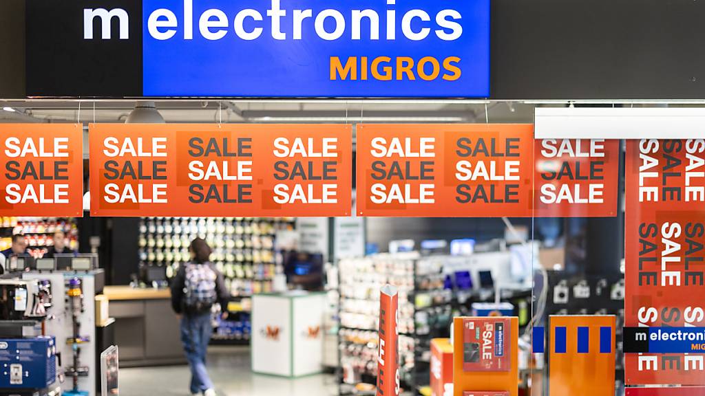 Nicht nur  zahlreiche Melectronics-Läden schliessen nach deren Verkauf durch die Migros, sondern auch andere Unterhaltungselektronikläden verschwanden in den letzten Jahren, wie eine Auswertung von Crif ergab. Über alle Branchen gesehen ist die Zahl der Läden aber  gestiegen. (Archivbild)