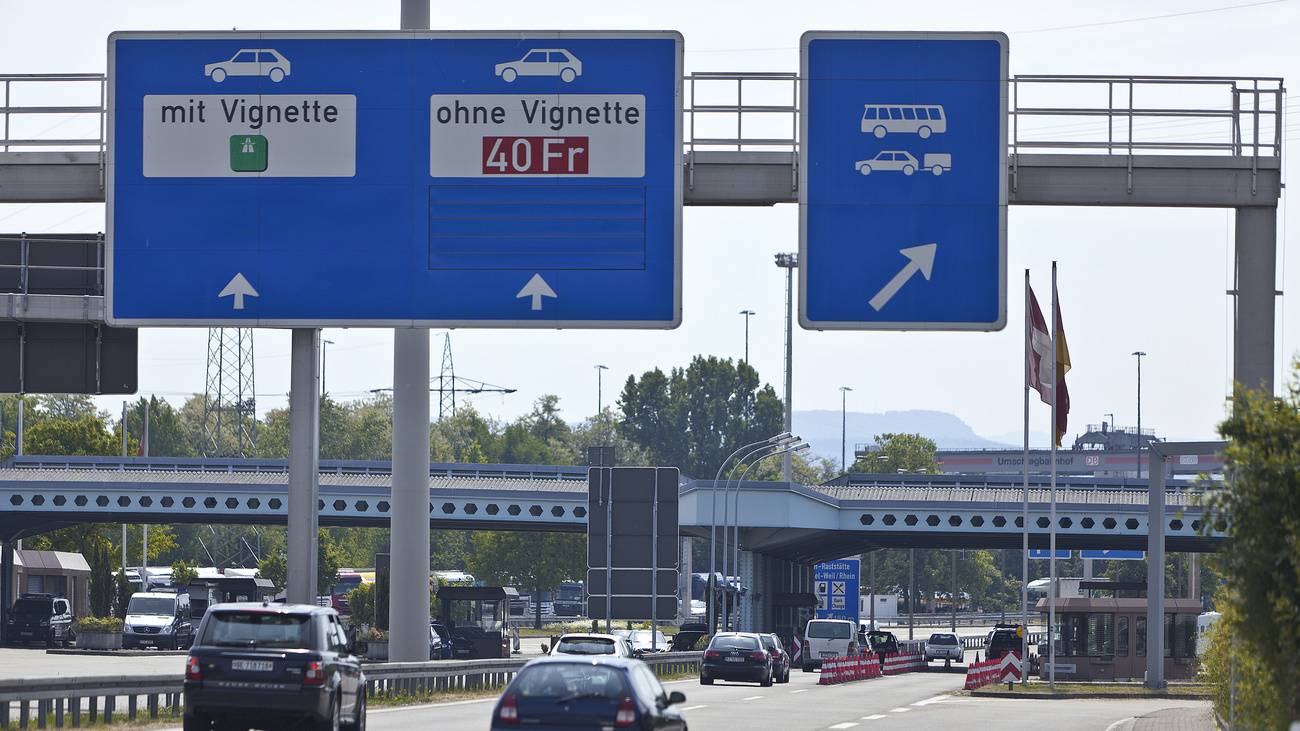 Autobahn Zoll Grenze Schweiz Deutschland Vignette Verkehr