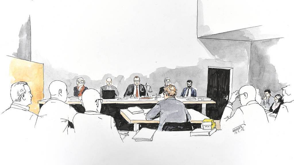 Blick in den Gerichtssaal mit dem Angeklagten Thomas N. (rechts aussen) beim Prozess um den Vierfachmord von Rupperswil vor dem Bezirksgericht Lenzburg in Schafisheim.
