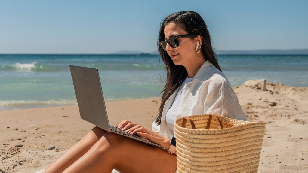 So sollten deine Ferien nicht aussehen! Eine E-Mail-Abwesenheitsmeldung kann dir helfen abzuschalten.