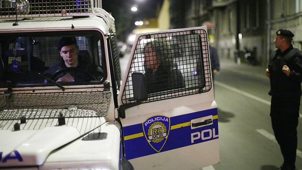 Die kroatische Polizei sucht nach einem Sechsfachmord am Donnerstagabend in der Hauptstadt Zagreb nach dem Täter. (Symbolbild)