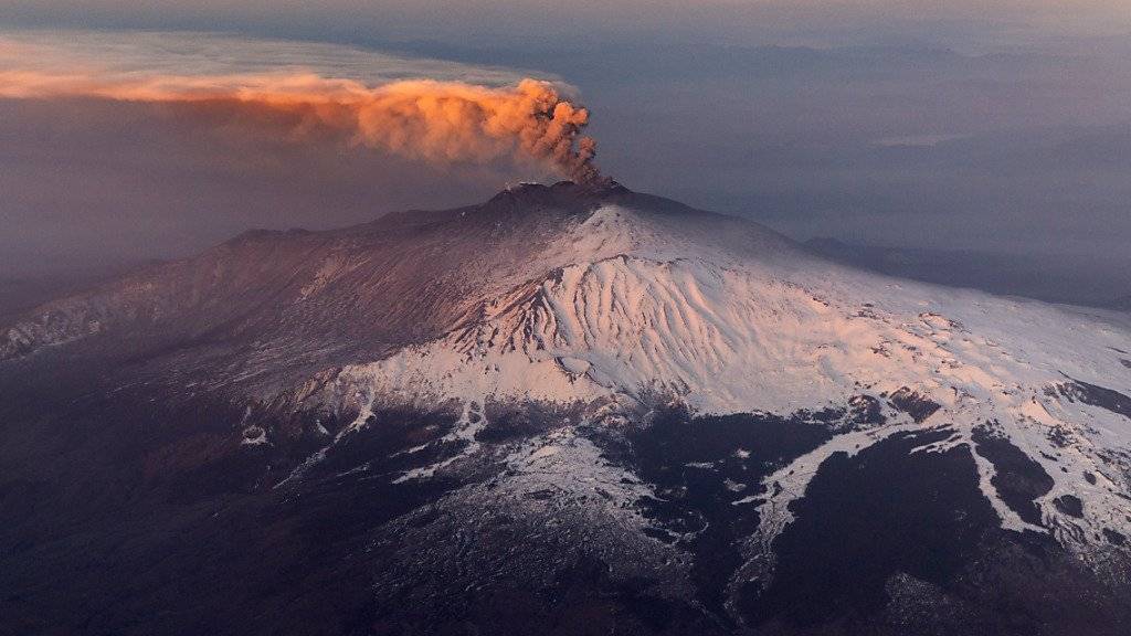 Der Ätna auf Sizilien rumort wieder. Eine neue Aktivitätsphase des Vulkans hat am 23. Dezember begonnen.  (Bild vom 20. Februar)