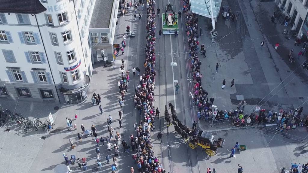 Farbenfroh, vielfältig und heimisch: Gastkanton St.Gallen zieht über 40'000 Menschen an Olma-Umzug