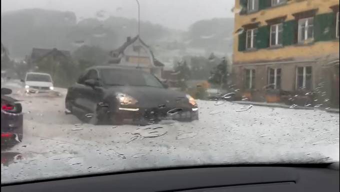 Hagelbäche in Grub: Unwetter sorgt für über 50 Einsätze im FM1-Land