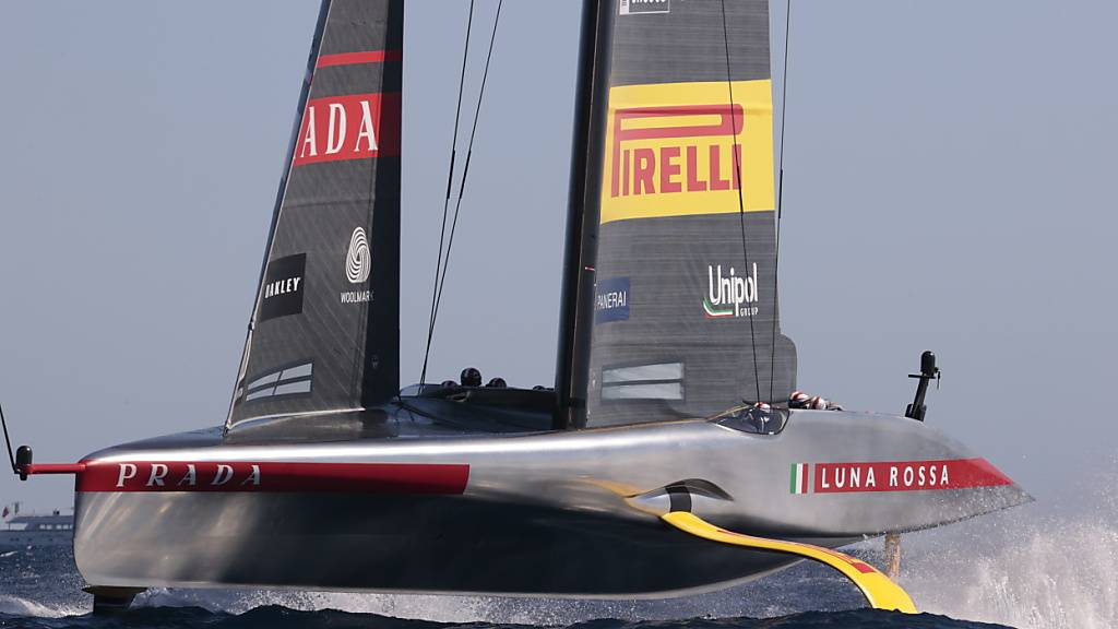 Luna Rossa legt vor, Britannia zieht nach