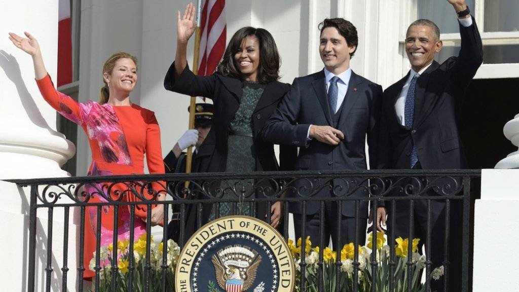 Historisches Treffen nach zwei Jahrzehnten Pause. Empfang im Weissen Haus in Washington, von links: Sophie Grégoire Trudeau, US-First Lady Michelle Obama, der kanadische Premier Justin Trudeau und der Gastgeber, US-Präsident Barack Obama.